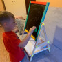 Dubbelsidig magnetisk och roterande krit- och whiteboard för barn